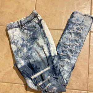 V.I.P women Plus size light washed distressed skin